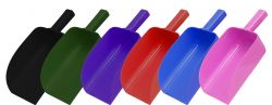 Open front feed scoop. 6" wide x 9.75" long x 3" deep with a 4" handle