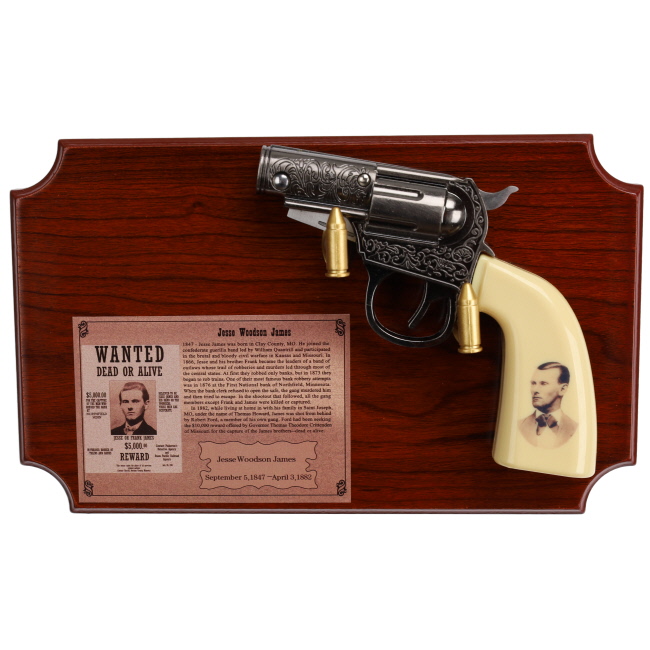 Jesse James Stainless Steel Revolver Knife with Plaque #3